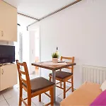 1 Bedroom Cozy In