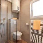 Apartment 1 Bedroom Cozy In