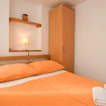 1 Bedroom Cozy In *
